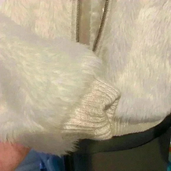 White  fluffy winter jacket - Picture 5 of 7